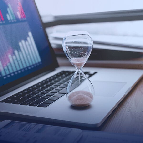 Curs IT part-time vs bootcamp: ce să alegi?