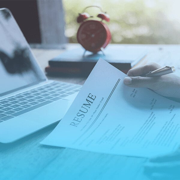 6 pași cheie pentru crearea unui CV IT de top în 2025