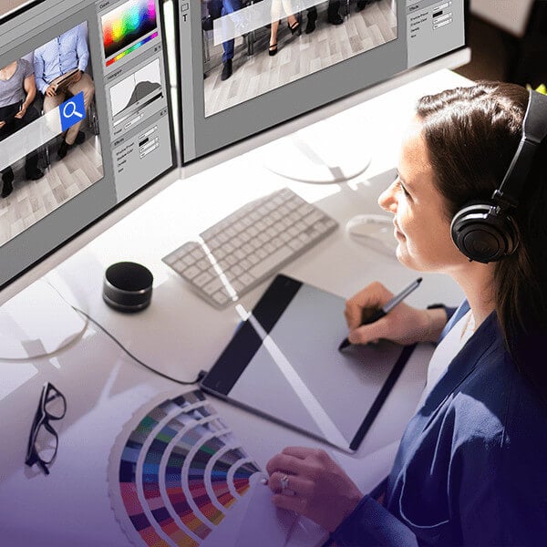 Cât câștigă un designer grafic în România?