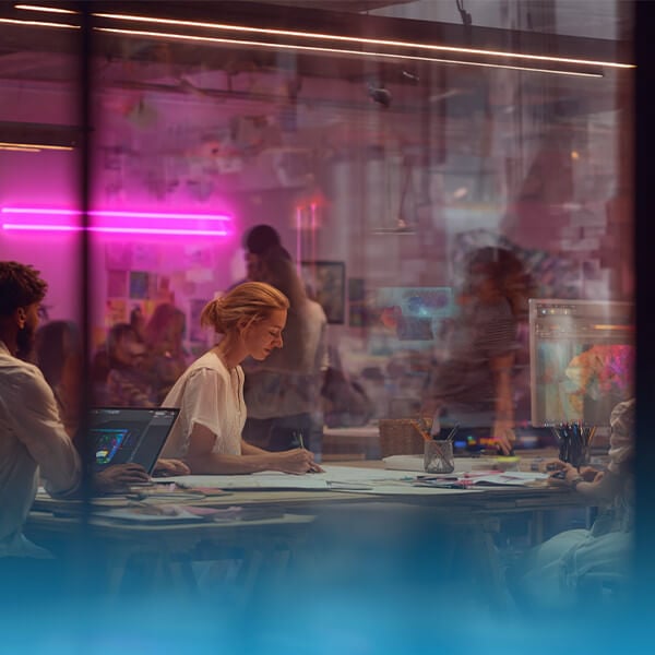 Joburi în IT pentru persoane non-tehnice: top 5 domenii care nu implică programare